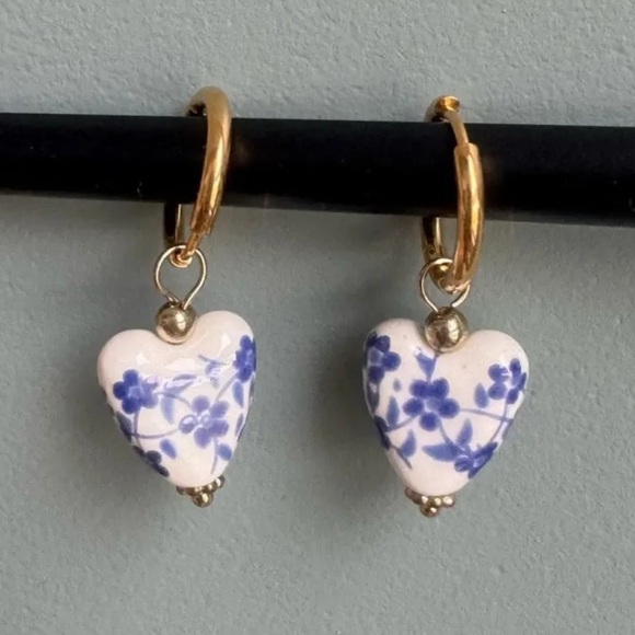 Anthropologie Porcelain Portofino Heart Stainless Steel Pearl Earrings - Picture 2 of 9